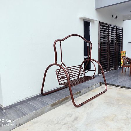 Rania Homestay With Private Pool Seri Iskandar Perak Near Utp Uitm Kampong Bota Road ภายนอก รูปภาพ