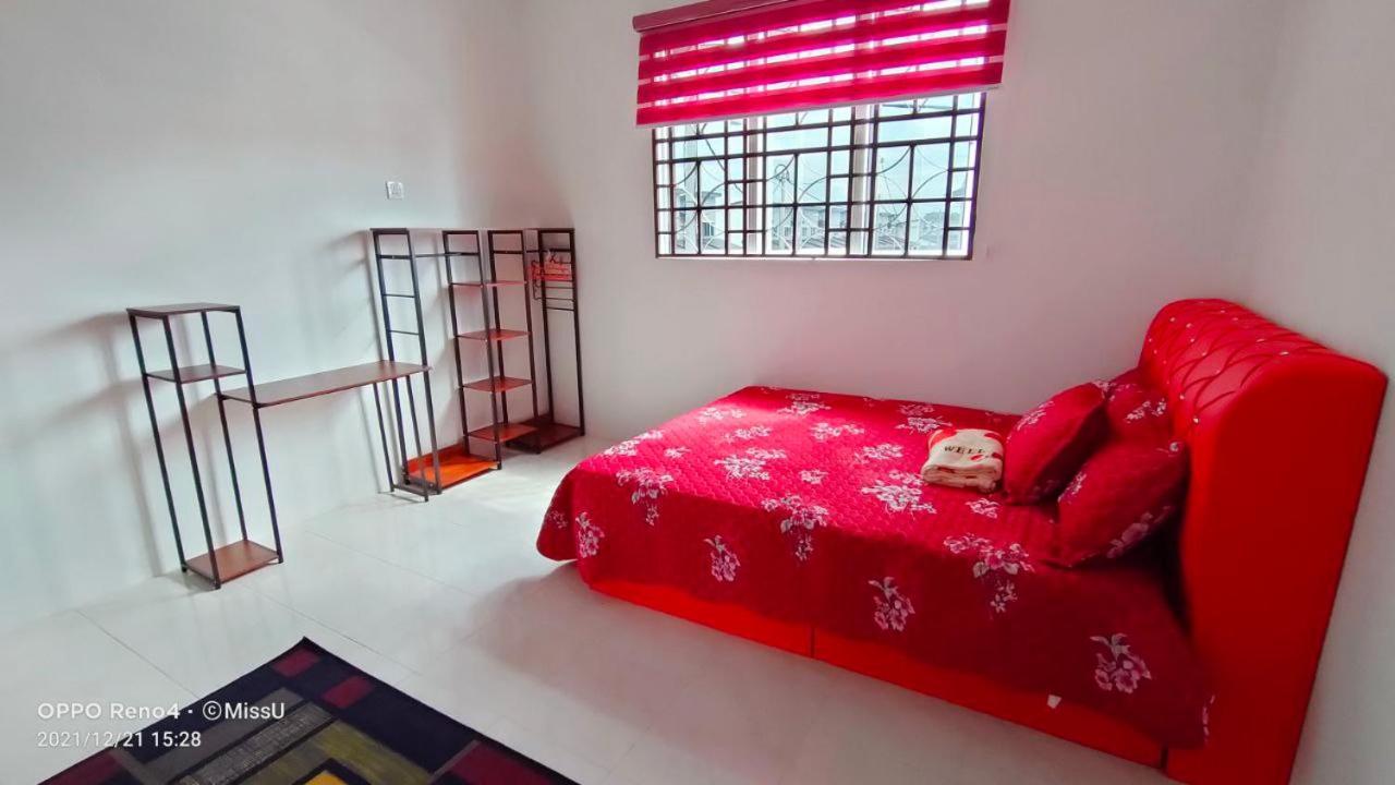 Rania Homestay With Private Pool Seri Iskandar Perak Near Utp Uitm Kampong Bota Road ภายนอก รูปภาพ