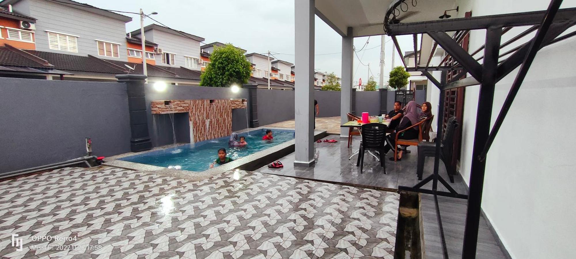 Rania Homestay With Private Pool Seri Iskandar Perak Near Utp Uitm Kampong Bota Road ภายนอก รูปภาพ